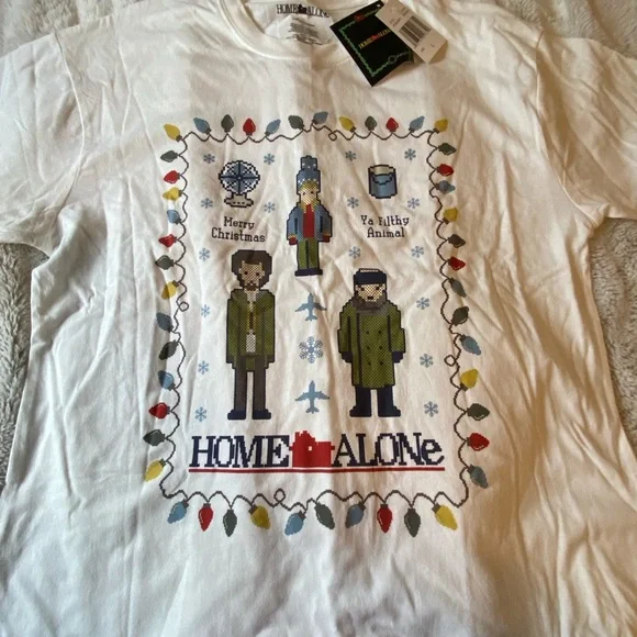 Home alone Christmas tee new with tags! large - Picture 2 of 8
